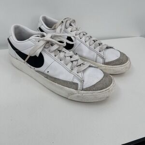 Nike Blazer Low 77 Vintage Low Top Sneaker‎ Size 8 DA6364-101 White leather